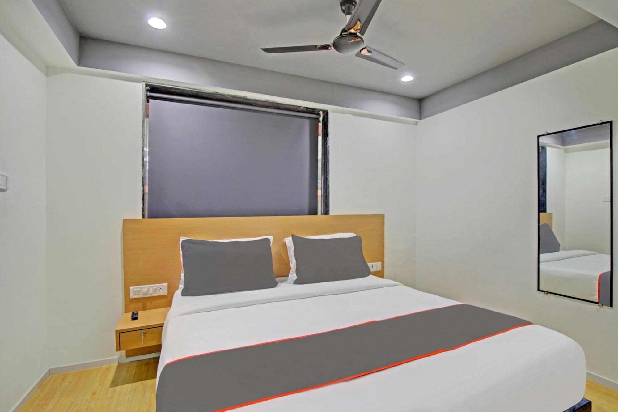 Collection O De'Pearl Hotel Surat Eksteriør bilde